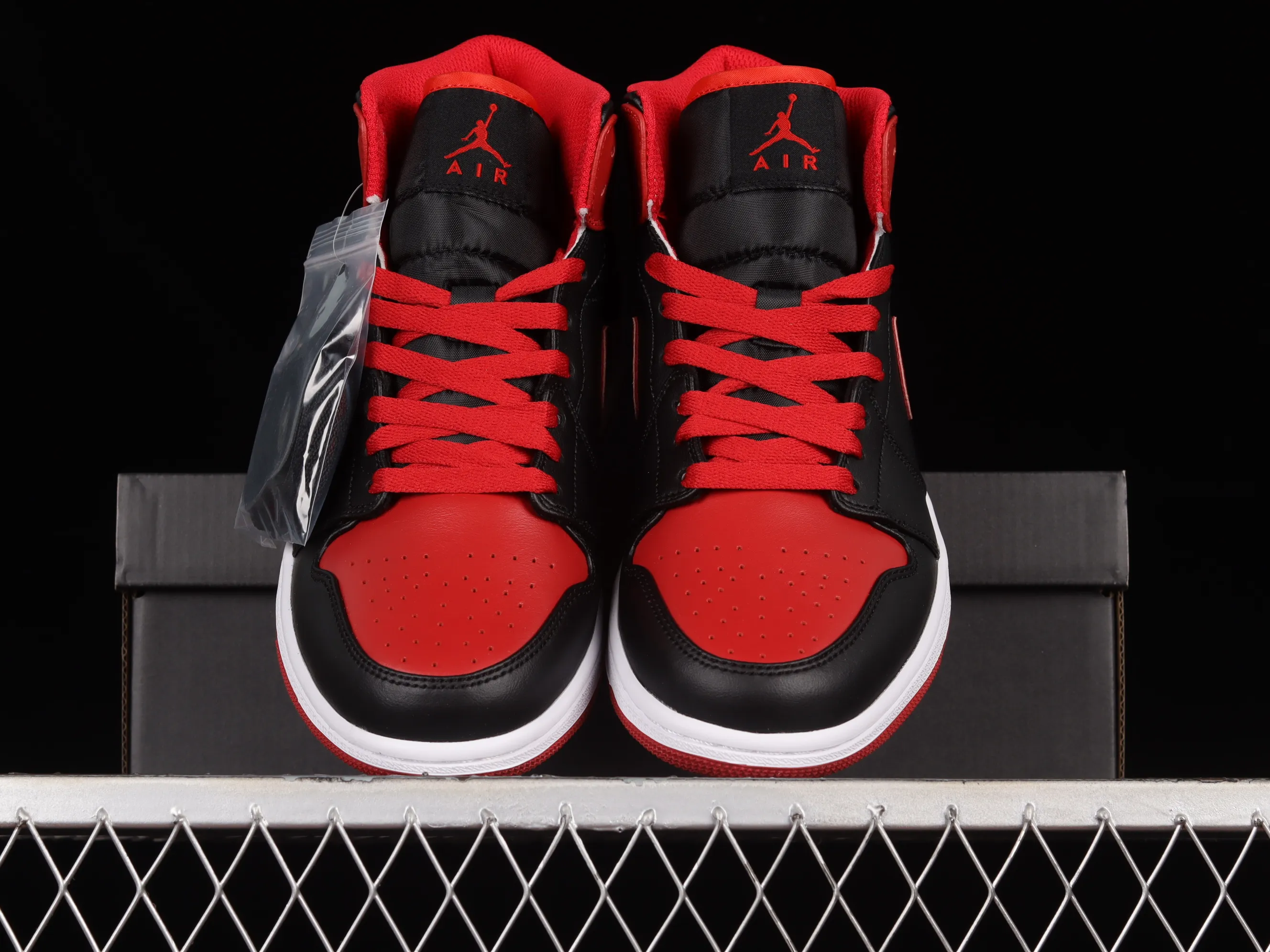 All categories Air Jordan Jordan series basketball shoes Air Jordan 1 Mid Air Jordan 1 Mid AJ1 Joe 1 black and red China basketball shoes DQ8426-060